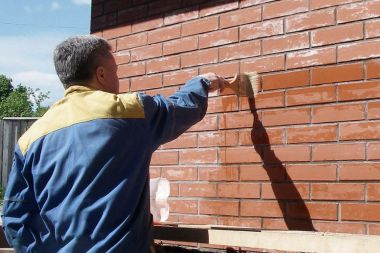 Как защитить дом от влаги: гидроизоляция стен и фундамента